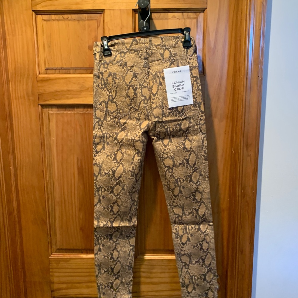 Frame Le High Skinny Crop In Coated Python Size 2… - image 3